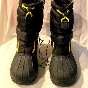 Black Geometric Snow/Rain Boots